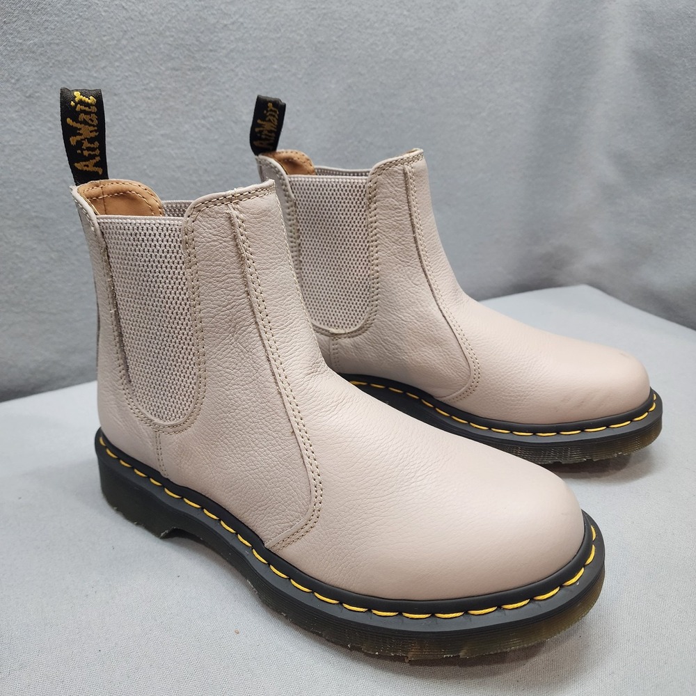 Dr. Martens 2976 Chelsea Boots Parchment Beige Virginia Leather‎ Womens 8